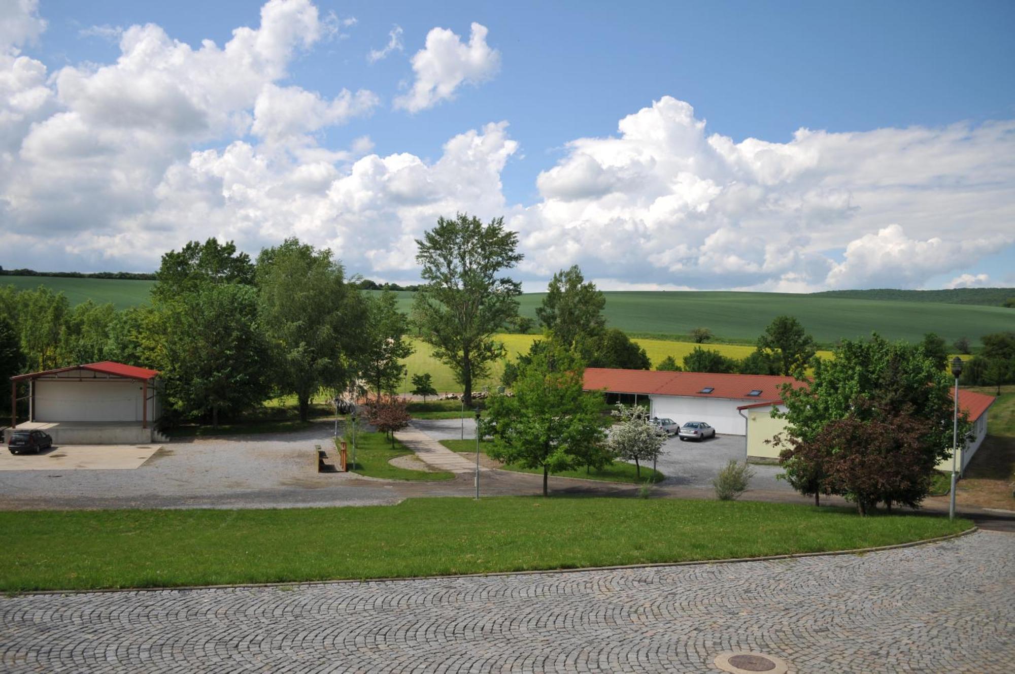 Vinny Sklep Krysa Kostelec  Exterior foto